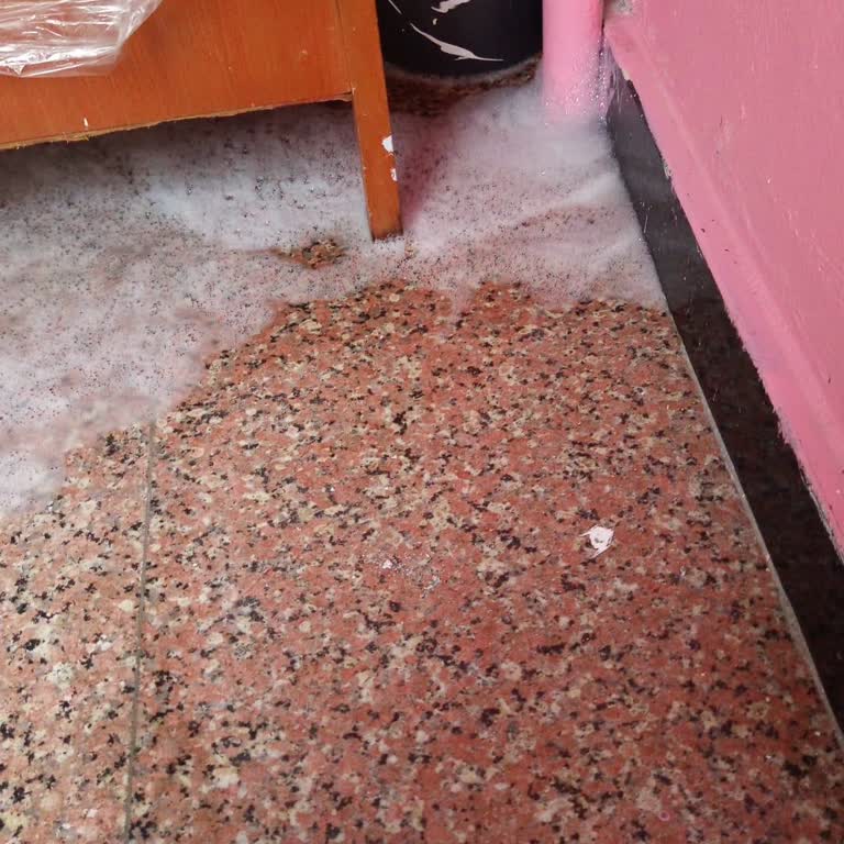 Üst Kat Makinalarının Balkon Giderine Bağlanması Alt Katı Mağdur Ediyor