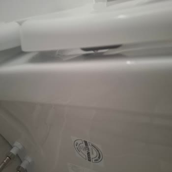Klozet Kapağı Montaj Hatası Ve Kırılma Riski