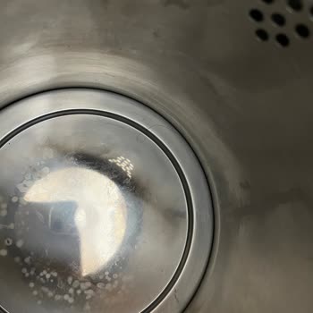 Çelik Çaydanlıkta Kırılan Taban Ve Hijyenik Olmayan Servis