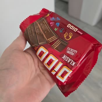 Şok Market’te Süresi Geçmiş Ve Bozuk Çikolata Satışı