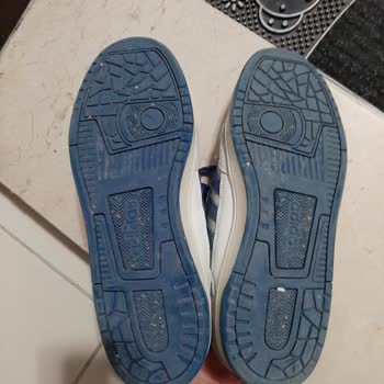 Kısa Sürede Üst Kısmı Sökülen Adidas Ayakkabıda Üretim Hatası Reddi