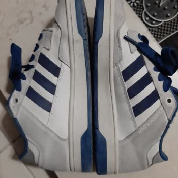 Kısa Sürede Üst Kısmı Sökülen Adidas Ayakkabıda Üretim Hatası Reddi