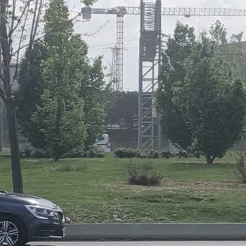 TOKİ Şantiyesinin Yoğun Tozu Mahallede Sağlık Ve Yaşam Kalitesini Tehdit Ediyor