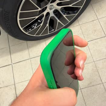 Lacoste Telefon Kılıfı Renk Atıyor, Müşteri Hizmetleri Oyalıyor