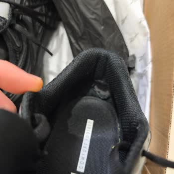 FLO'da Reebok Ayakkabısının Kısa Sürede Yıpranması Ve Ayağımda Yara: Değişim Ve İade Talebi