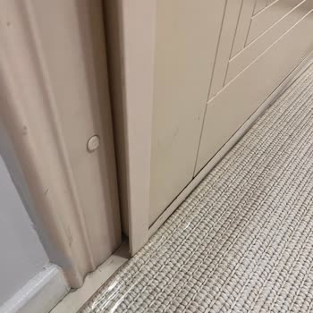 Siyah Lekeli Ve Kenarları Havada Kalan Halılar İçin Tam İade Talebi