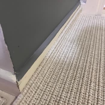 Siyah Lekeli Ve Kenarları Havada Kalan Halılar İçin Tam İade Talebi