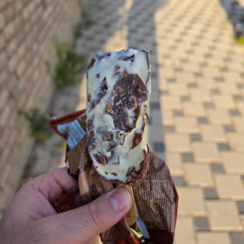 Bozuk Dondurma Ve Kirli Paketleme Şikayeti