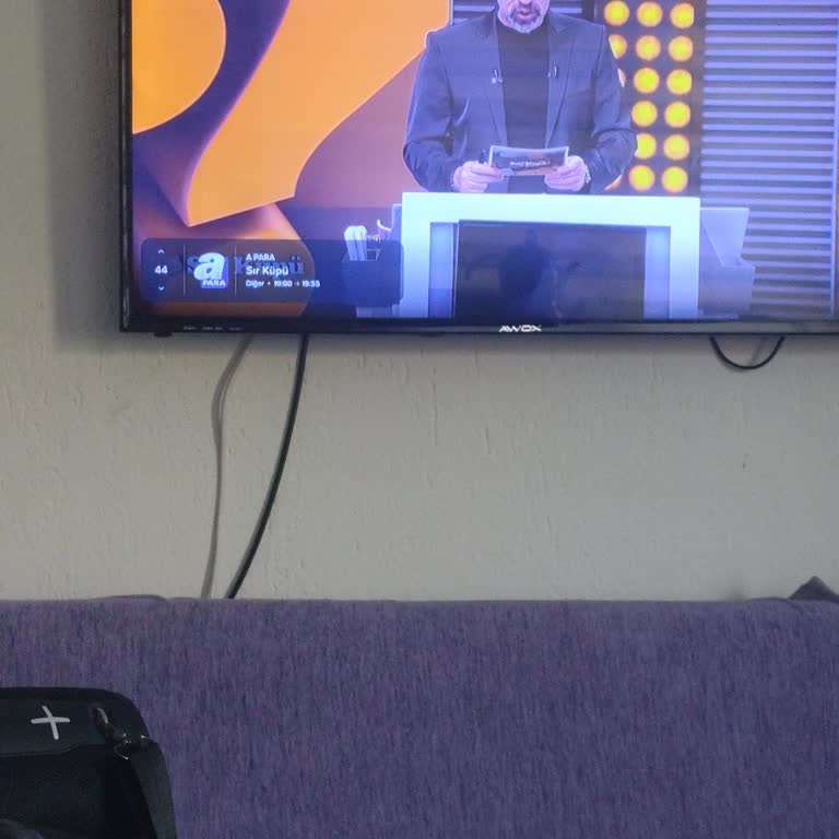 Kanal İsimleri Okunamaz Hale Geldi: Küçük Ve Şeffaf Yazı Sorunu