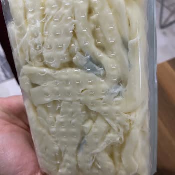 Son Kullanma Tarihi Geçmemiş Aknaz Peynirinde Küflü Ürün Ve Değişim İsteği