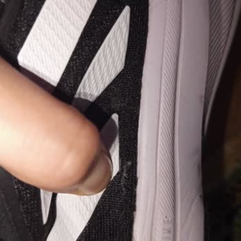 Adidas Ayakkabısındaki Açılma Sorunu Ve Mağaza İlgisizliği