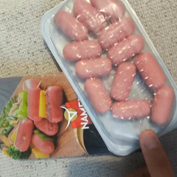 Son Kullanma Tarihinden Önce Küflenmiş Sosis Ürünü