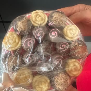 Siparişte Görseldeki Kitkatlı Çiçek Yerine Kakao Serpilmiş Çikolata Geldi