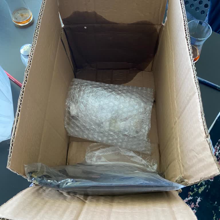 Dökülen Parfüm Solüsyonu Nedeniyle İade Ve Özür Talebi