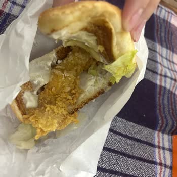 İzmir Menderes Popeyes Şubesinde Tekrarlanan Eksik Ve Bayat Siparişler