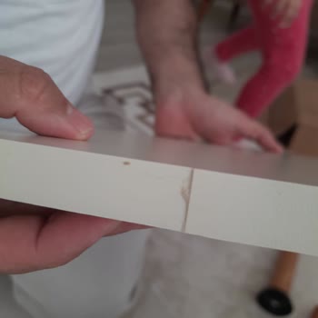 Görünümle Uyuşmayan Kusurlu Zigon Sehpa İçin Acil Değişim Talebi