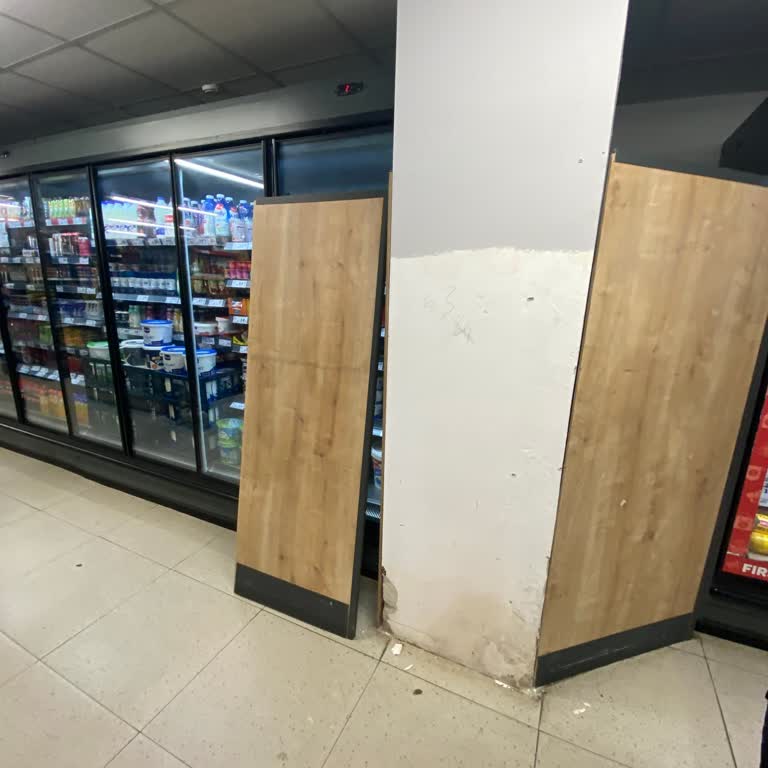 A101 Antalya Mağazasında Çocuk Güvenliği İhlali Ve Personelin İlgisiz Yaklaşımı