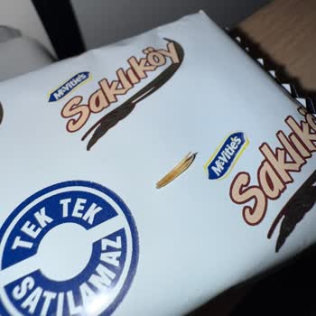 Saklıköy Sütlü Kremalı McVities Paketi İçinde Tehlikeli Tahta Parçası