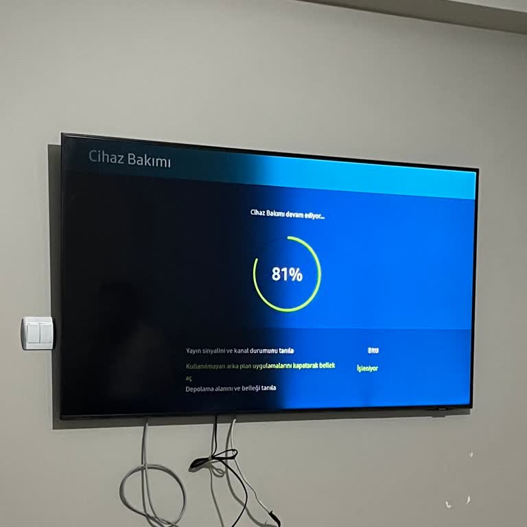 Samsung Au9000 Televizyonunun Sol Tarafı Aniden Karardı