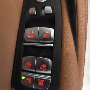 BMW G30 Şoför Kapısı Cam Düğmesi Kaplaması Kabarıp Soyulması, Garanti Dışı Ücret İtirazı