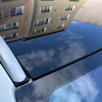 Panoramik Cam Tavanı Kendi Kendine Çatladı Ve Yetkili Servis Umursamaz Davranıyor