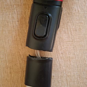 Philips XC7043 Şarjlı Süpürge Borusu Kısa Sürede Kırıldı Ve Yedek Parça Talebi