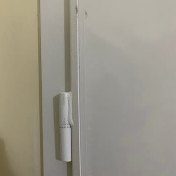Zümrüt Çelik Kapı’da Hatalı Montaj Ve Çizik Sorunları Kapı Kapanmıyor