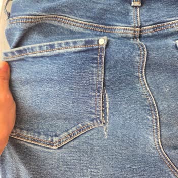 İlk Yıkamada Pantolonun Yırtılması Ve Mavi Mağazasının Değişim Reddine Tepki