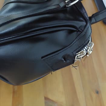 Shule Bag'dan Aldığım Çanta İlk Kullanımda Kırıldı, Müşteri Hizmetlerine Ulaşamıyorum