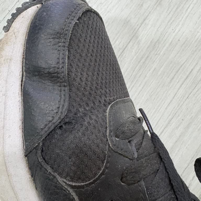 Nike Air Max SC Ayakkabısında Açılma Ve Deformasyon, N11 Samuray Mağazasından Değişim Talebi