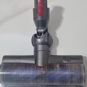 Dyson Süpürge Başlığının Plastik Parçası Hafif Kullanımda Kırıldı, Ücretsiz Değişim Talebi