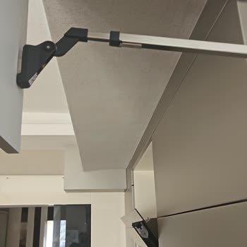 Blum Dolap Krikosunda Kontrolsüz Kapanma Ve Güvenlik Endişesi