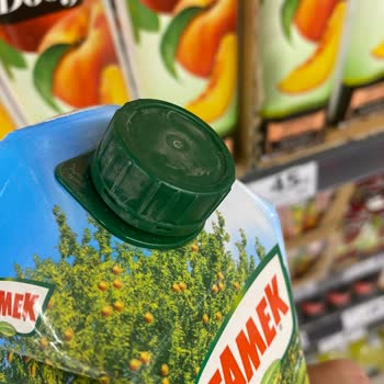 A101 Şubesinde Meyve Suyu Tozlu Ve Hijyen Eksikliği, Personelin İlgisiz Tutumu
