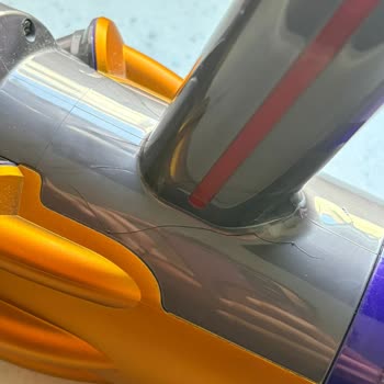 Dyson V12 Detect Slim Absolute Gövdesinde Çatlak, Garanti Kapsamı Talebi