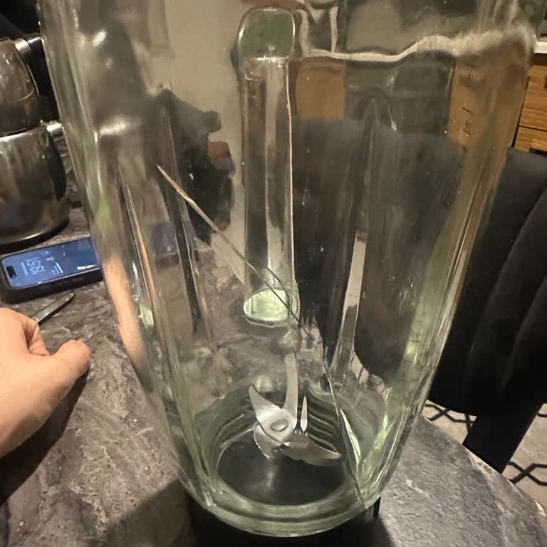 Karaca Blender Cam Haznesi Yedek Parçası Yok, Kullanılamaz Durumda
