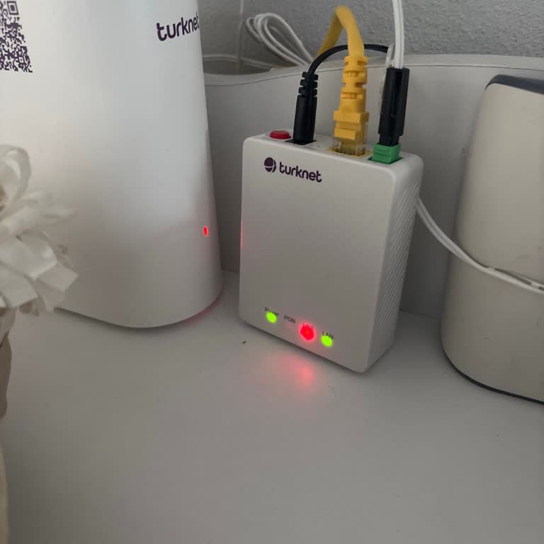 Peşin Ödenen İnternet Hizmeti Kesintili Ve Müşteri Hizmetlerinden Cevap Yok
