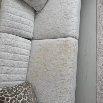 Yeni Alınan Koltukta Kullanım Olmadan Sararma Ve Firmadan Çözüm Yok