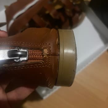 Gladyatör Sandalet Tek Gün Kullanımda Deforme Oldu, Şirketten Yanıt Gelmedi