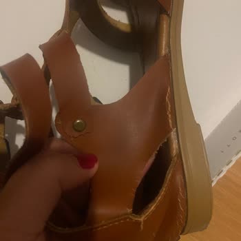Gladyatör Sandalet Tek Gün Kullanımda Deforme Oldu, Şirketten Yanıt Gelmedi