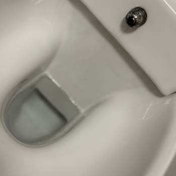 Vitra Asma Klozetlerde Hızlı Lekelenme, Firma Sorumluluğu Reddetti