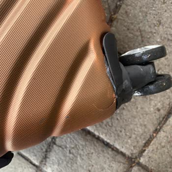 Etihad Airways Damaged My Suitcase During Flight To Lisbon