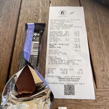 Eti Çikolatasında Plastik Parça: Sağlık Tehlikesi Ve Cevapsızlık