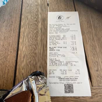 Eti Çikolatasında Plastik Parça: Sağlık Tehlikesi Ve Cevapsızlık