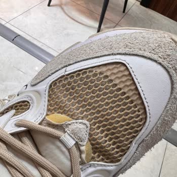 Lacoste Ayakkabısının Bir Yılda Açılması Ve Mağazanın Müşteri Hatası İddiası