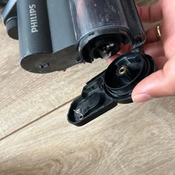 Philips Dikey Süpürge Bir Yılda Sürekli Arıza Ve Garanti Kapsamında Parça Değişimi Talebi