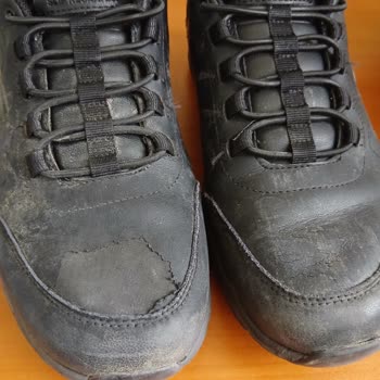 Skechers Ayakkabısının Deri Dökülmesi Ve Üretim Hatası Reddi Sonrası Değişim Talebi