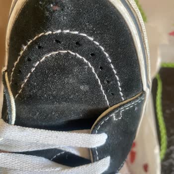Vans Ayakkabısı Kısa Sürede Yırtıldı, Garanti Değişimi Reddedildi