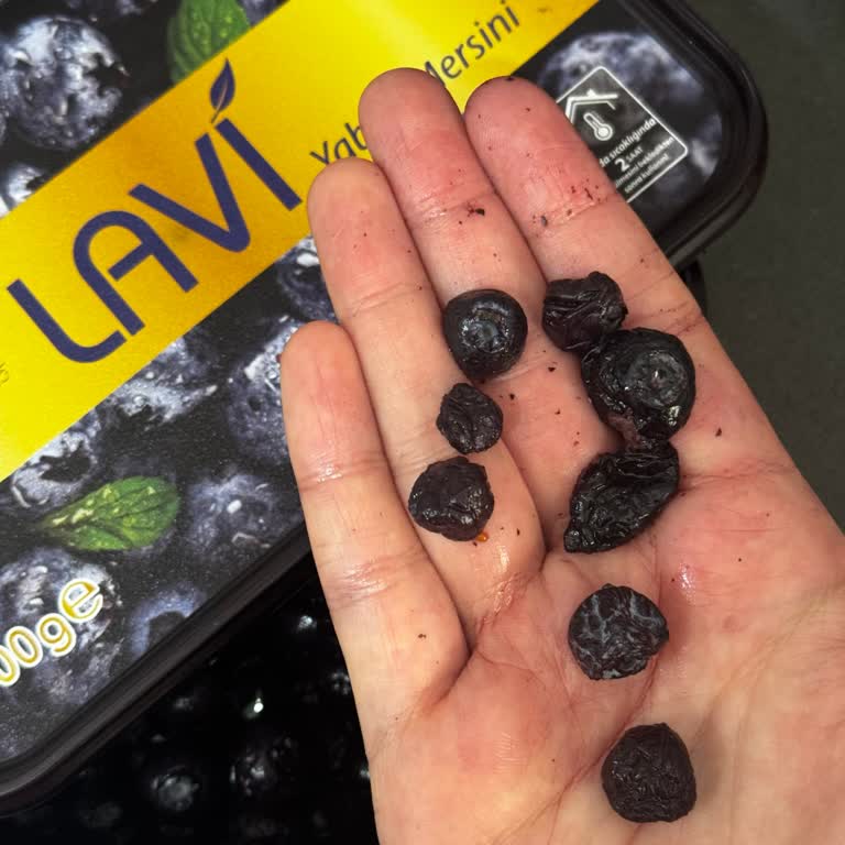 Migros'ta Lavi Dondurulmuş Meyvelerde Küf Ve Böcek Sorunu