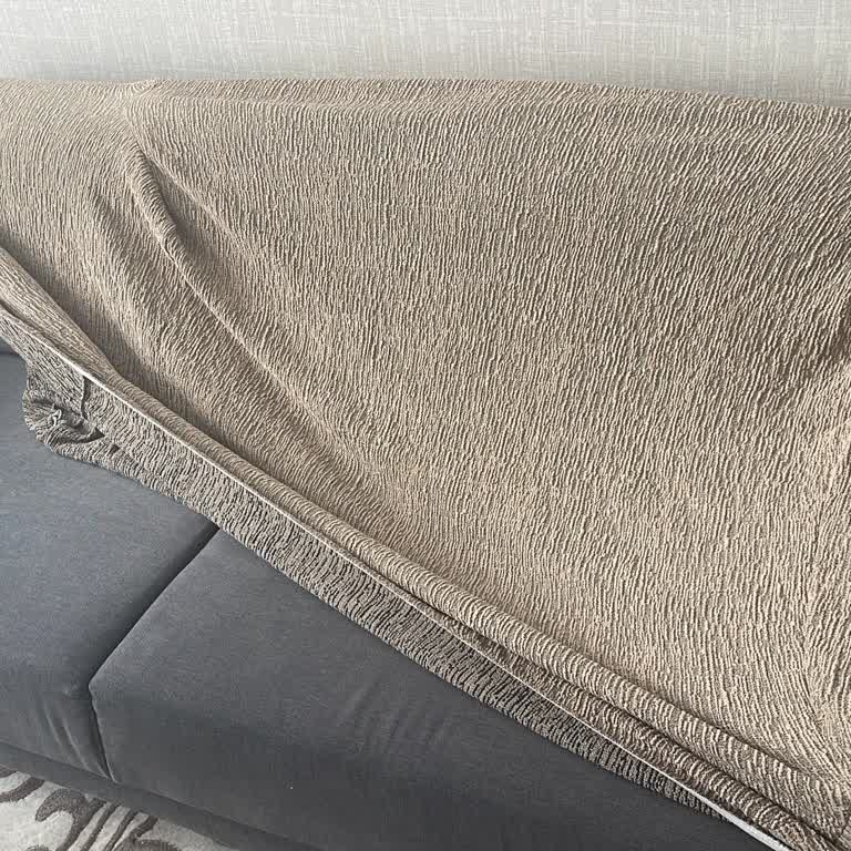 Mahperi Home’da Satılan Koltuk Örtüsü Arka Kısmı Eksik Ve Yanıltıcı