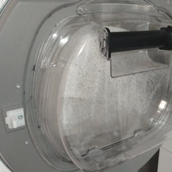 Kurutma Makinesinde Su Tankı Kırıldı Ve Buhar Sızıntısı Garanti Kapsamında Değiştirilmesi Gerekiyor